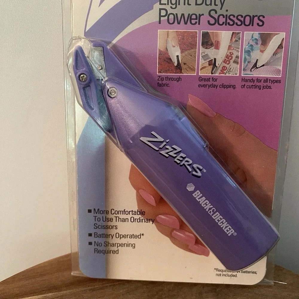 Black & Decker Zizzers Light Duty Battery Power Scissors Purple New NIP Vintage